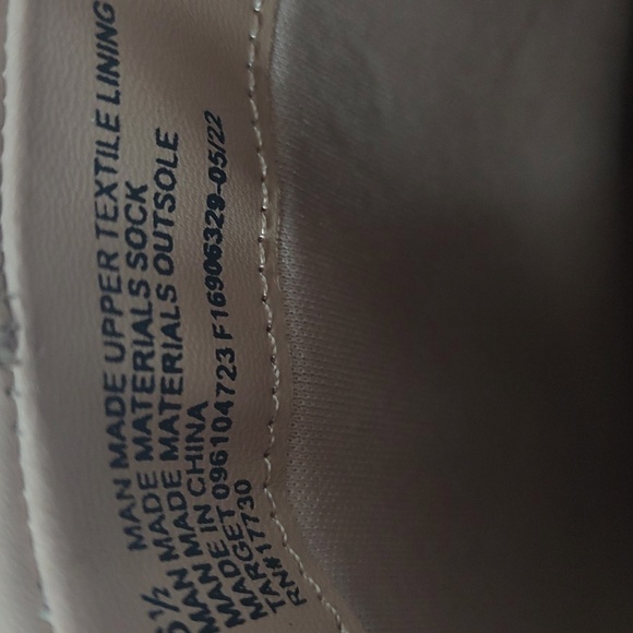 Cream Faux Leather Ankle Boots With Side Zipper from A New Day 3" Heel sz 6.5 - Picture 5 of 7